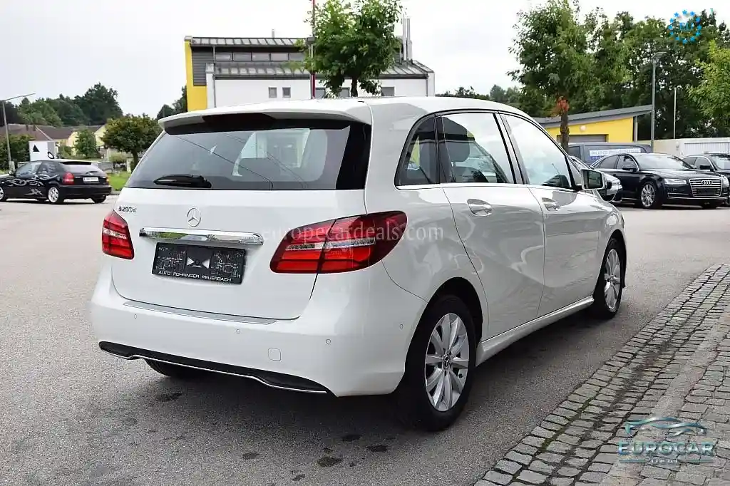 Mercedes-Benz B 200