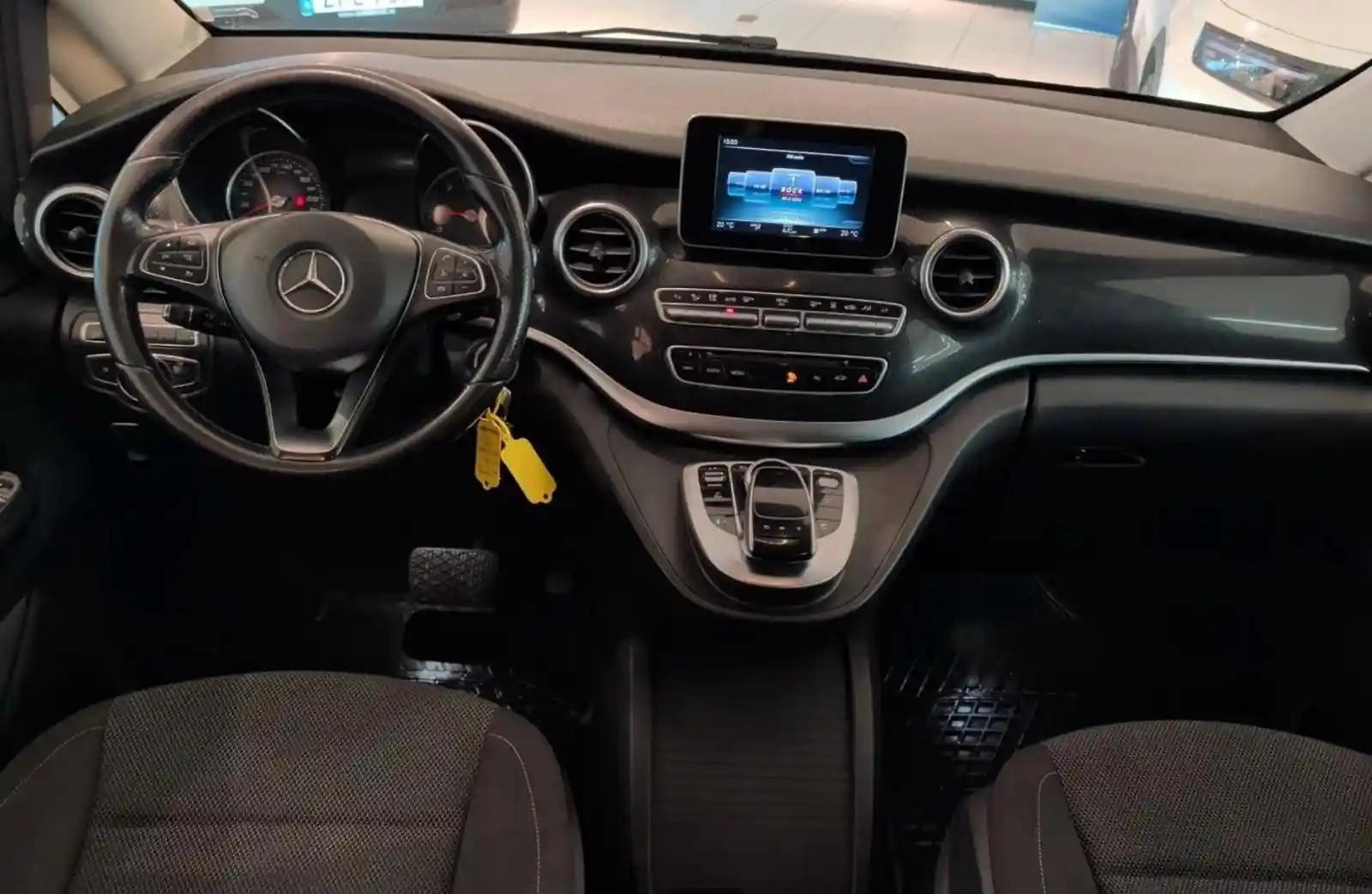 Mercedes-Benz V 250