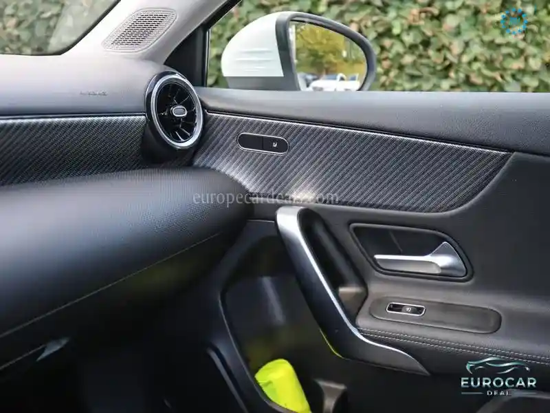 Mercedes-Benz A 220