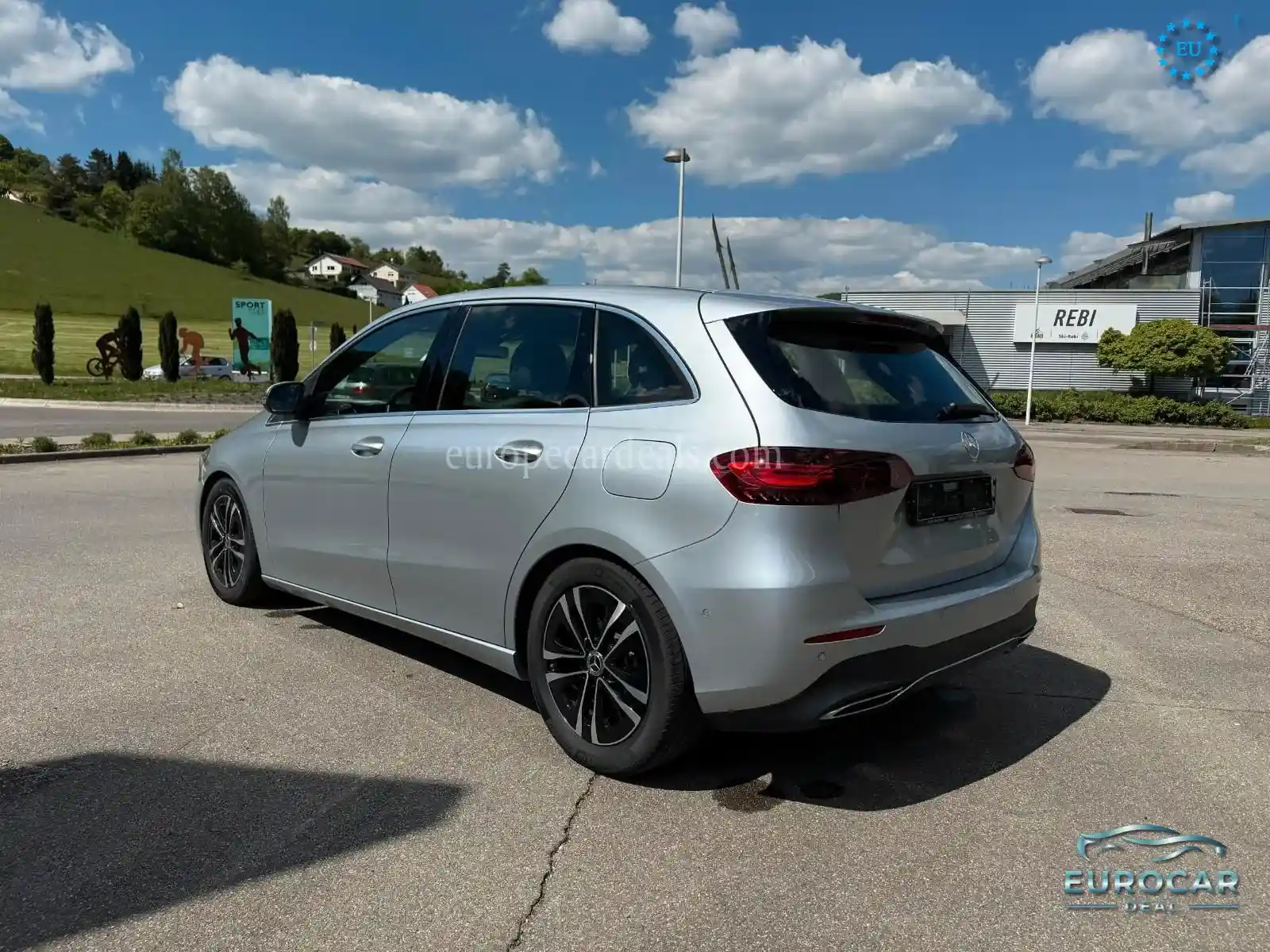 Mercedes-Benz B 180