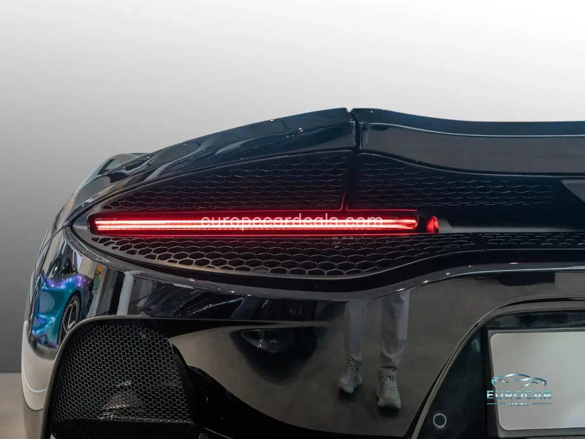 McLaren GT