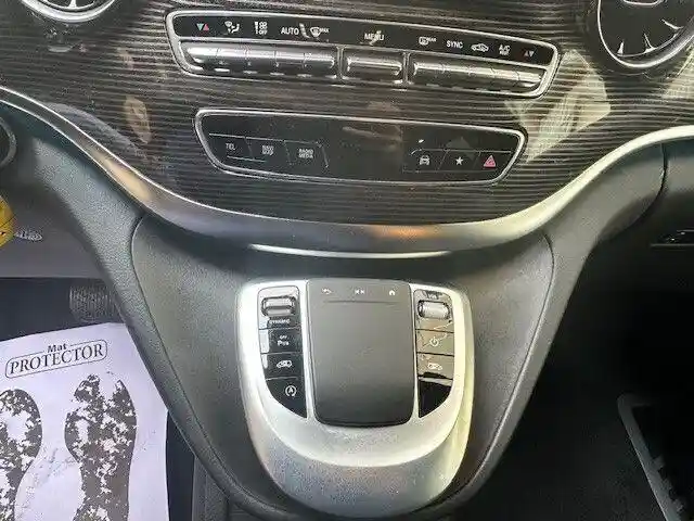 Mercedes-Benz V 250
