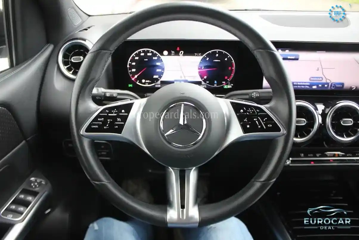 Mercedes-Benz B 180