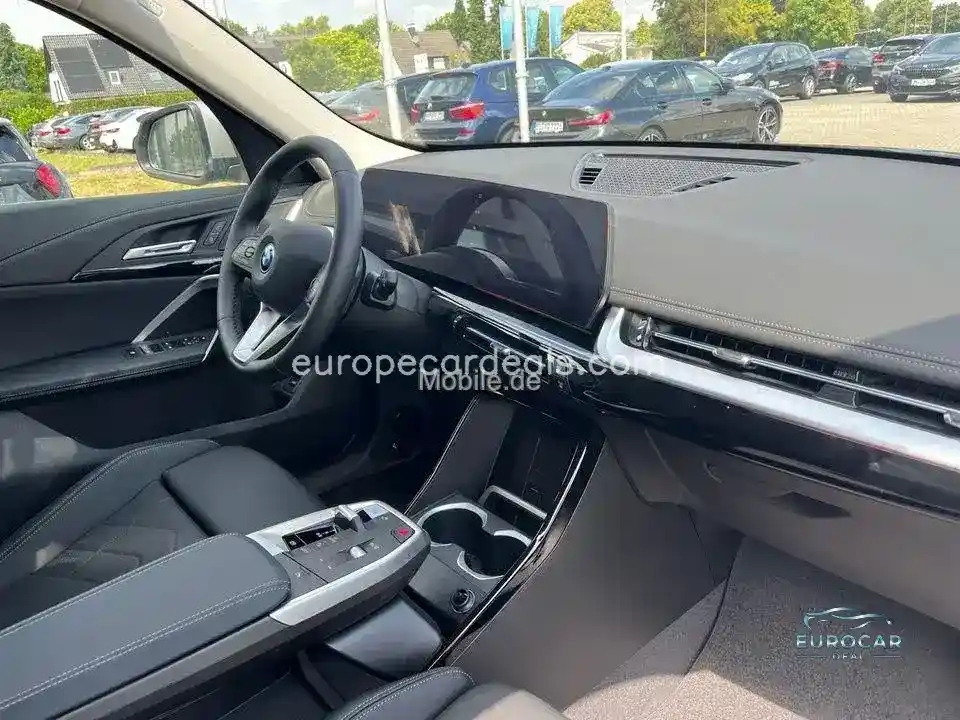 BMW iX1