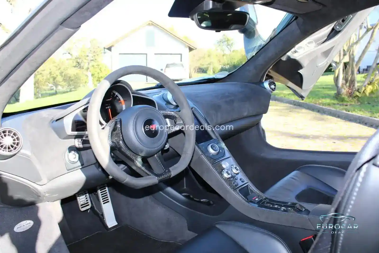 McLaren MP4-12C