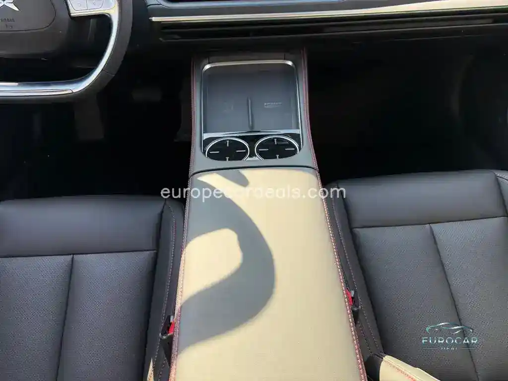 XPENG P7