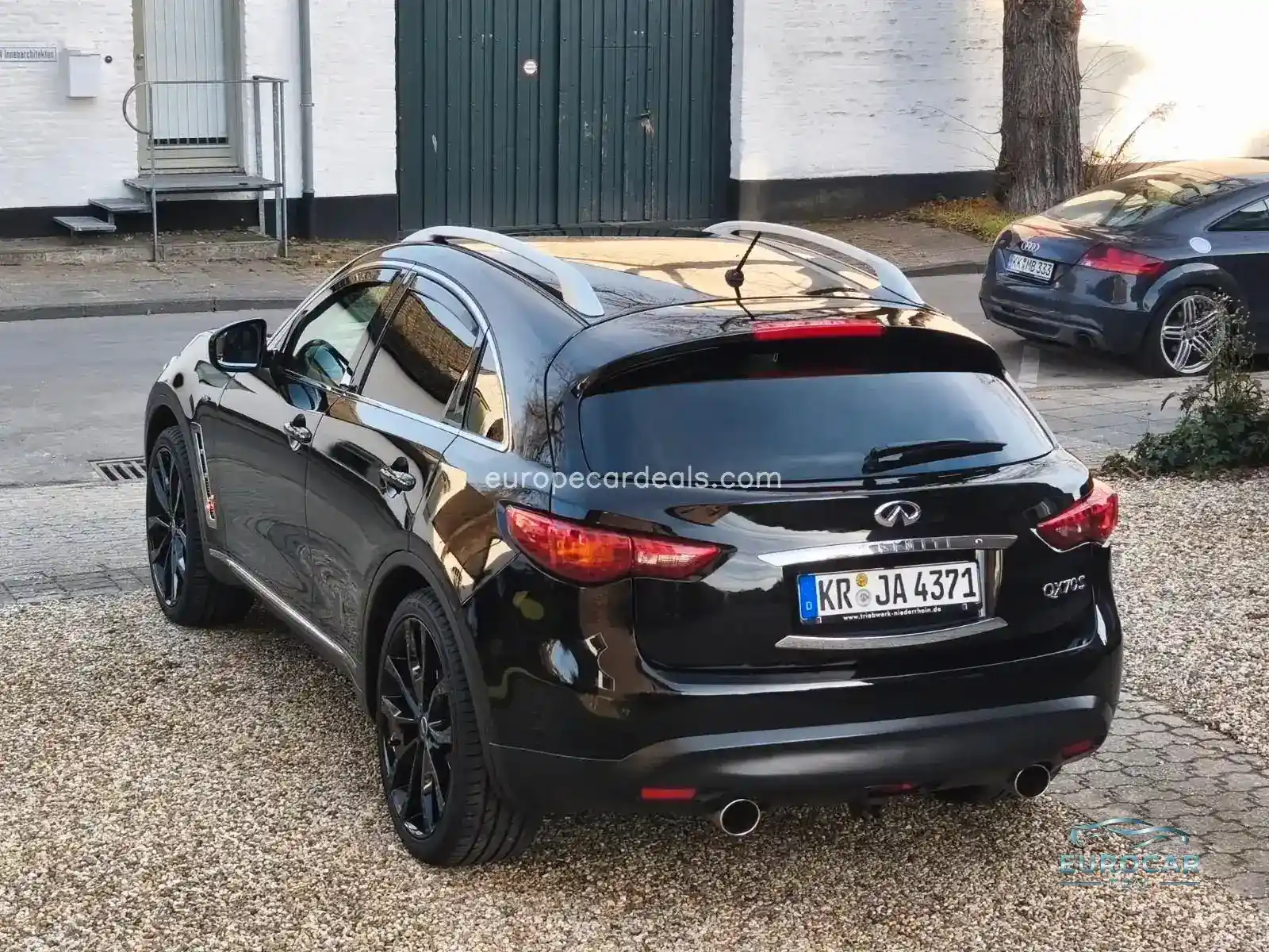 Infiniti QX70