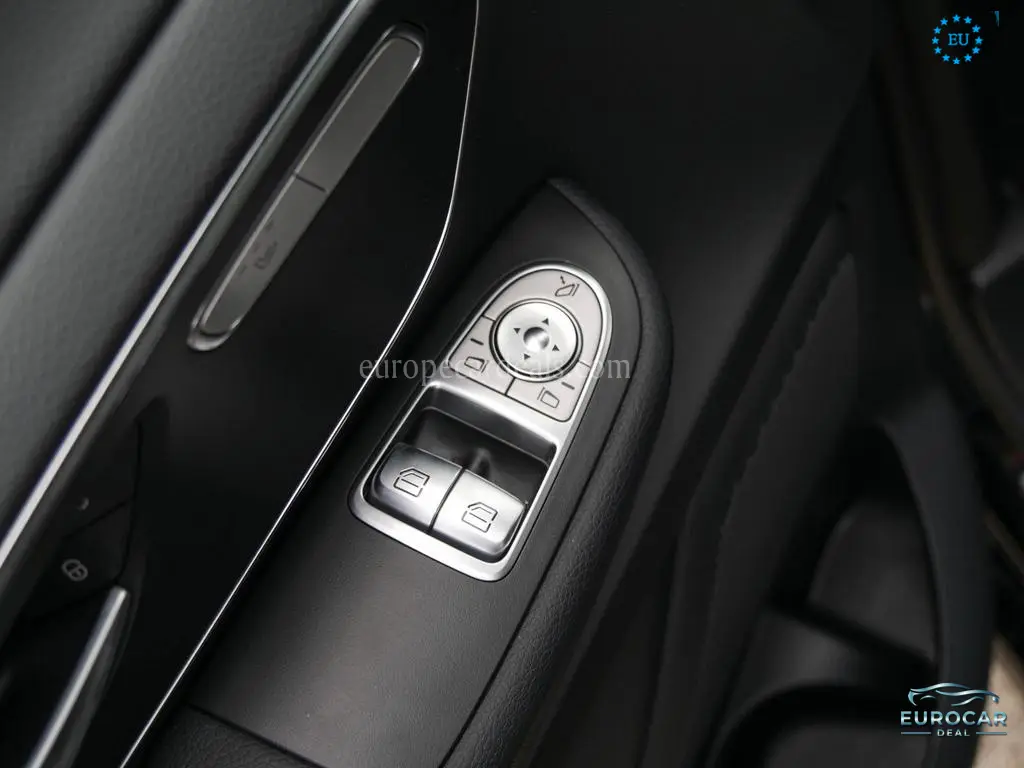 Mercedes-Benz V 220
