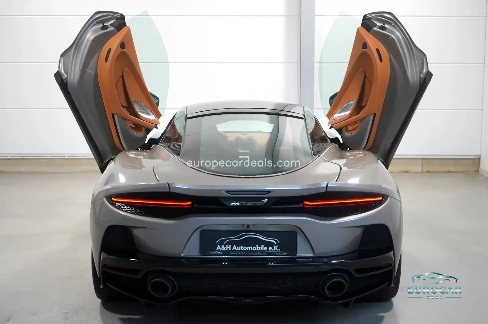 McLaren GT