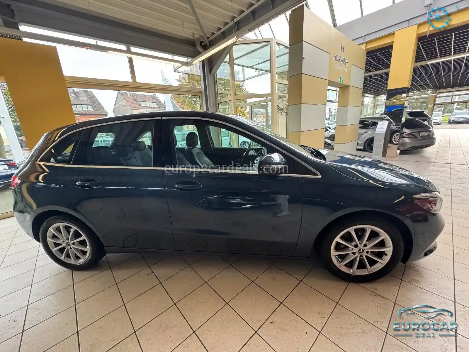 Mercedes-Benz B 180