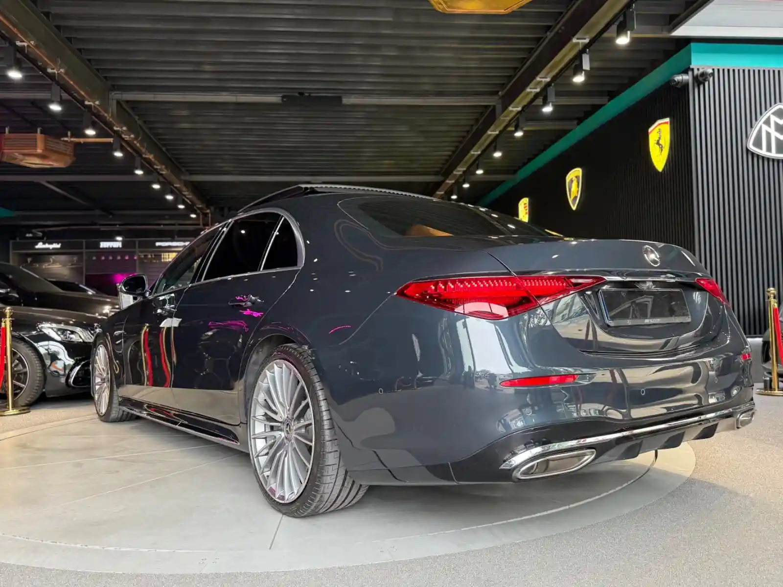 Mercedes-Benz S 500