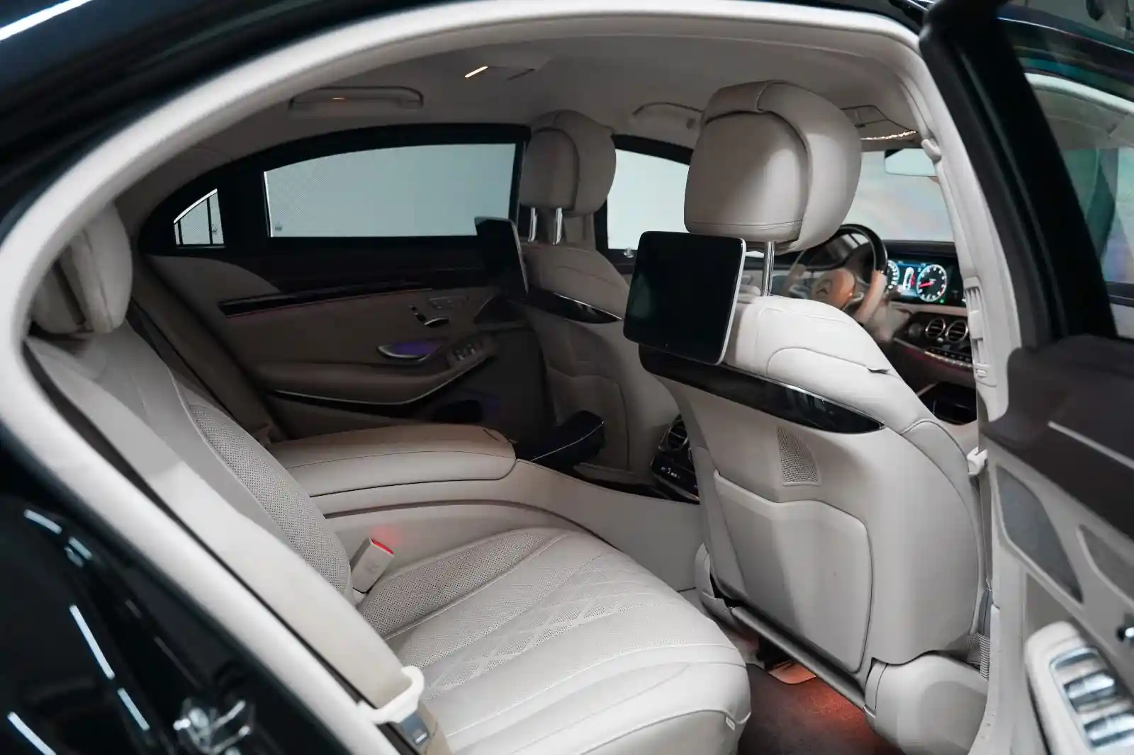 Mercedes-Benz S 600