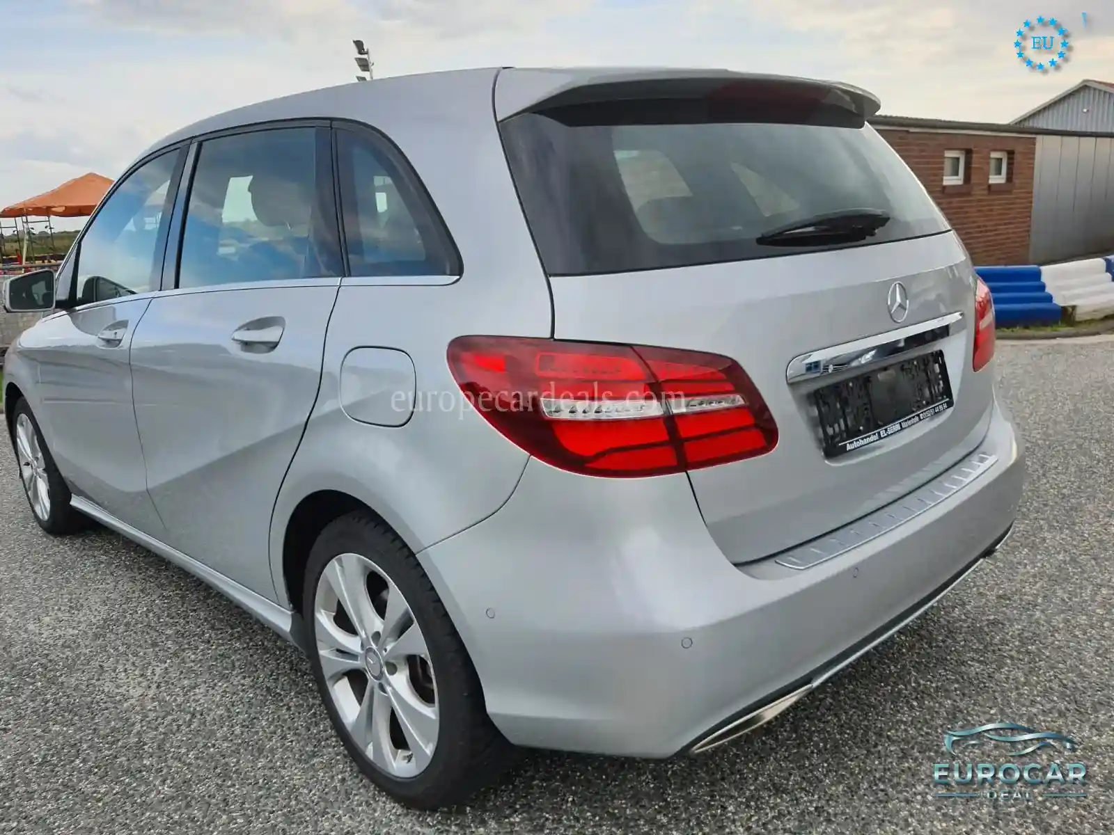 Mercedes-Benz B 180