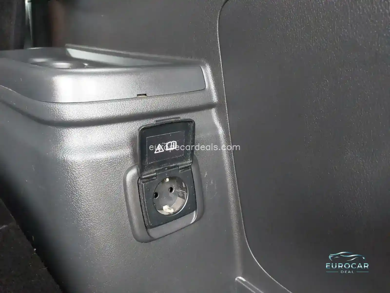 Mitsubishi Plug-in Hybrid Outlander