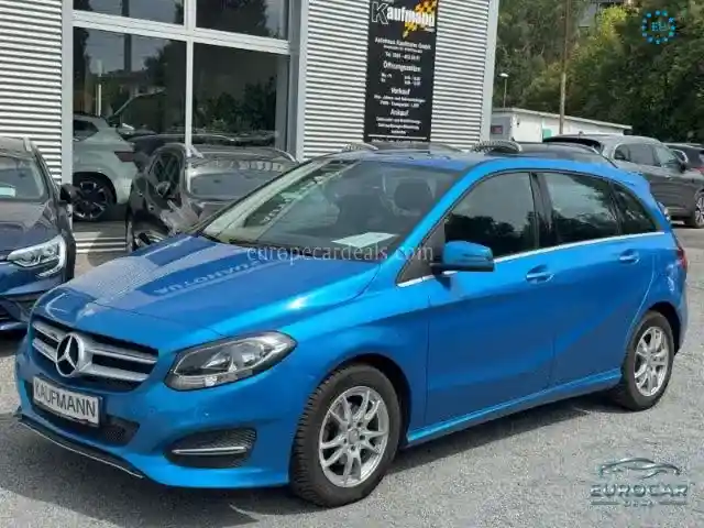 Mercedes-Benz B 180