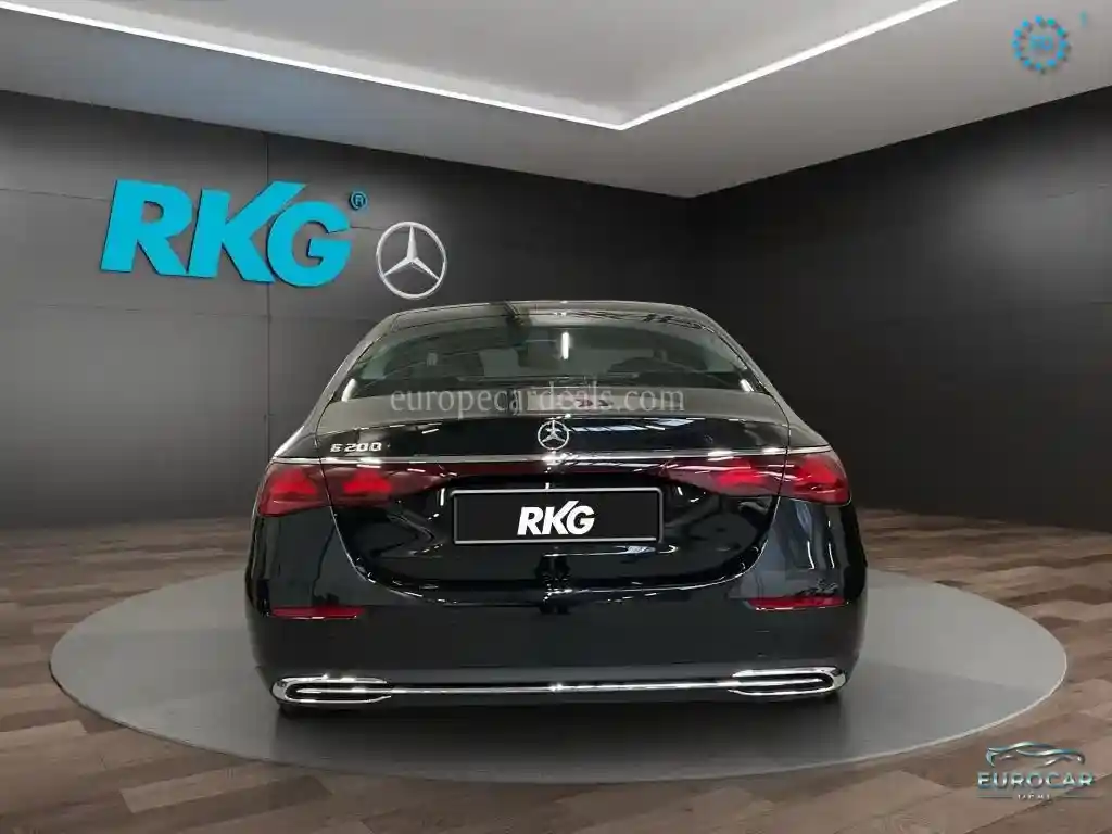 Mercedes-Benz E 200