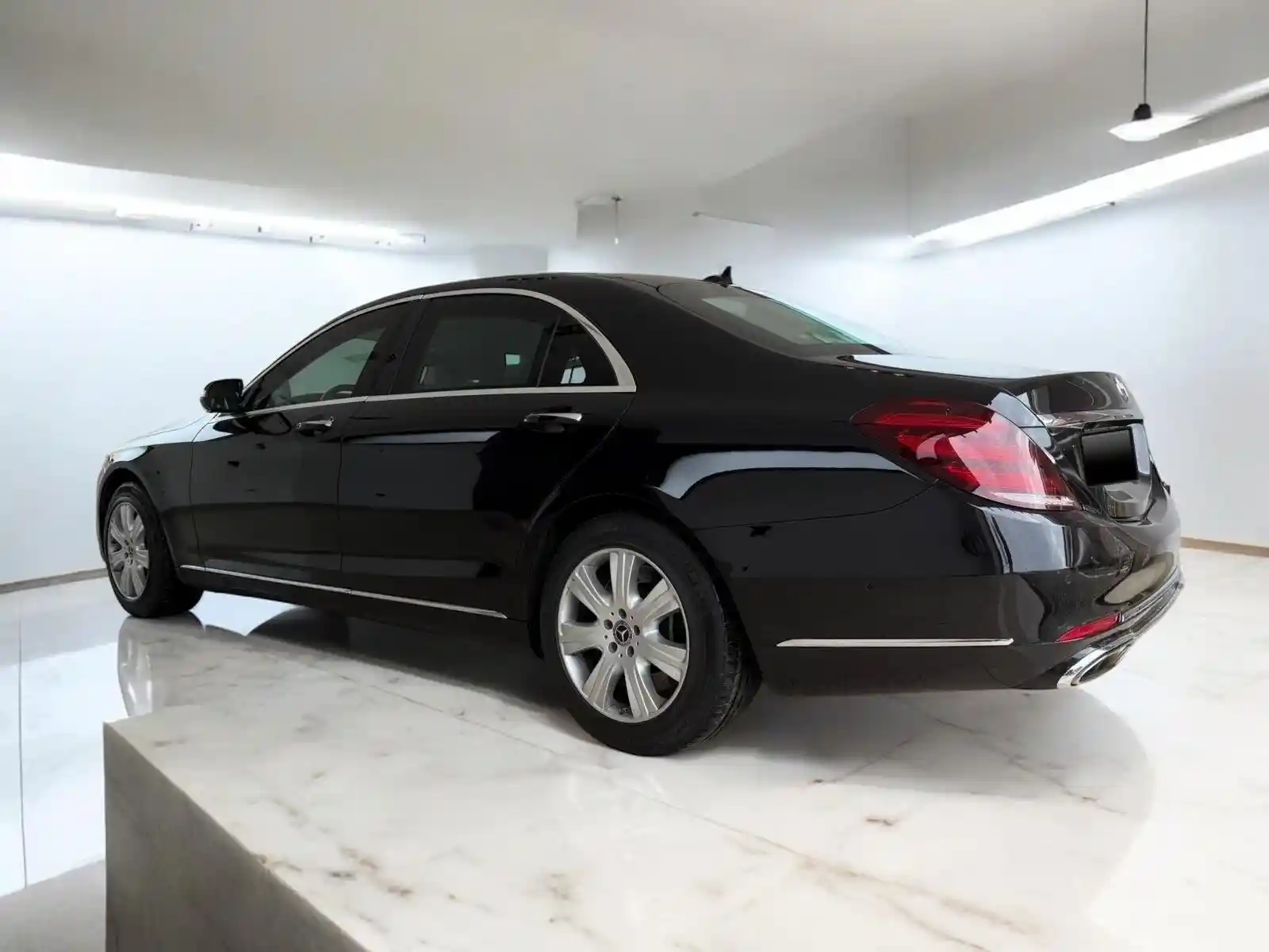Mercedes-Benz S 600