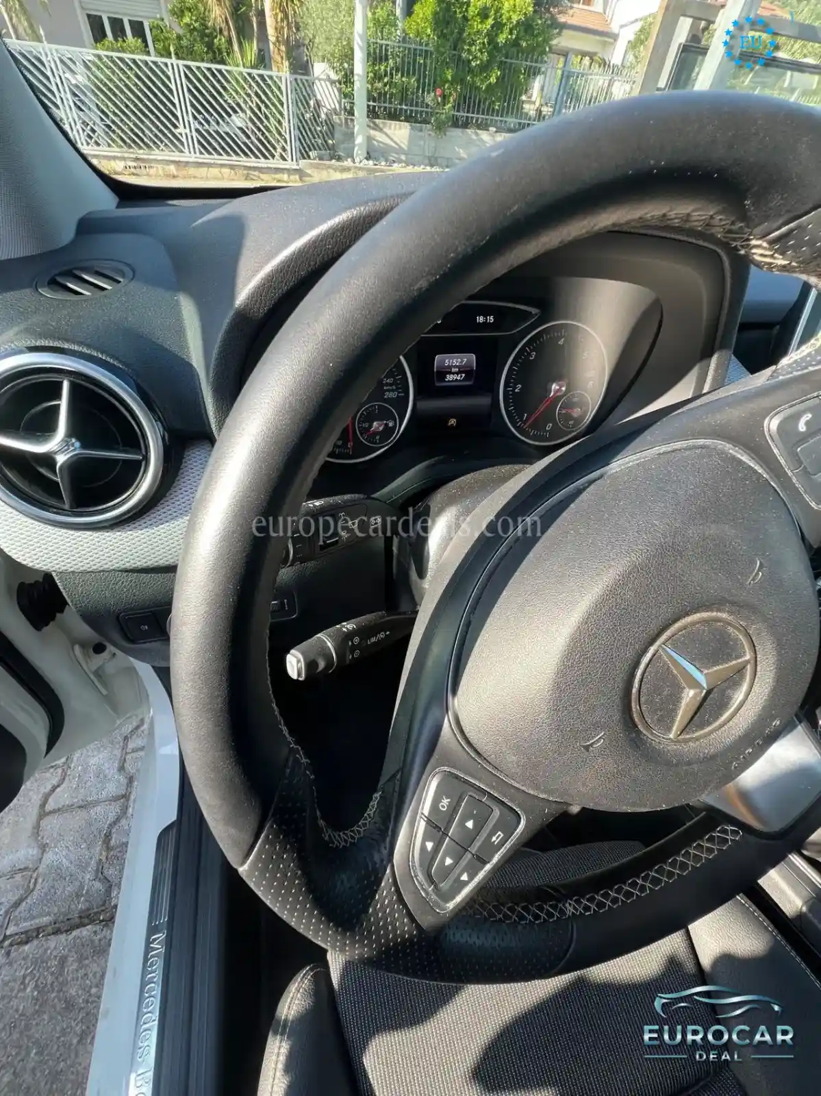 Mercedes-Benz B 180