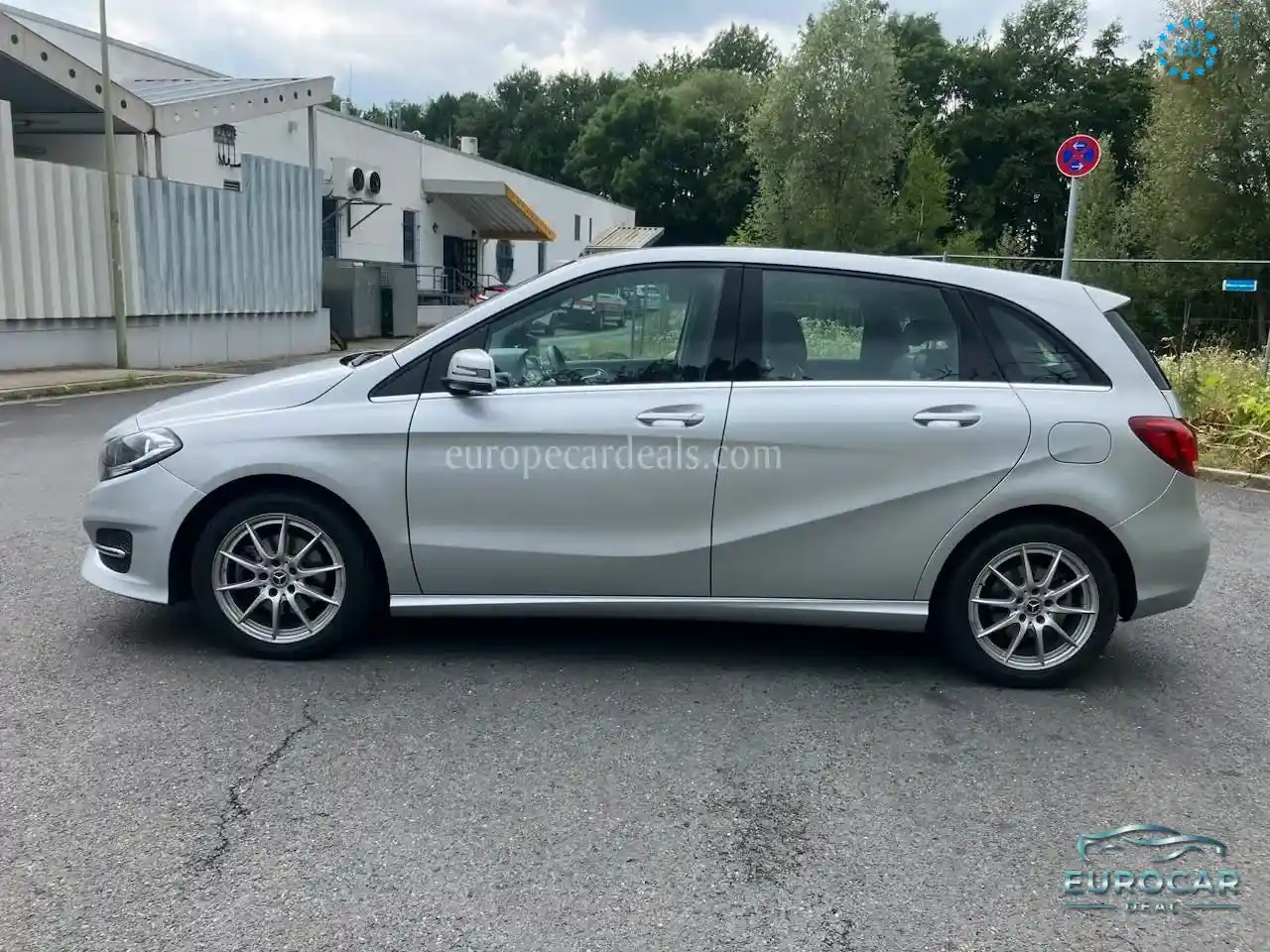 Mercedes-Benz B 180