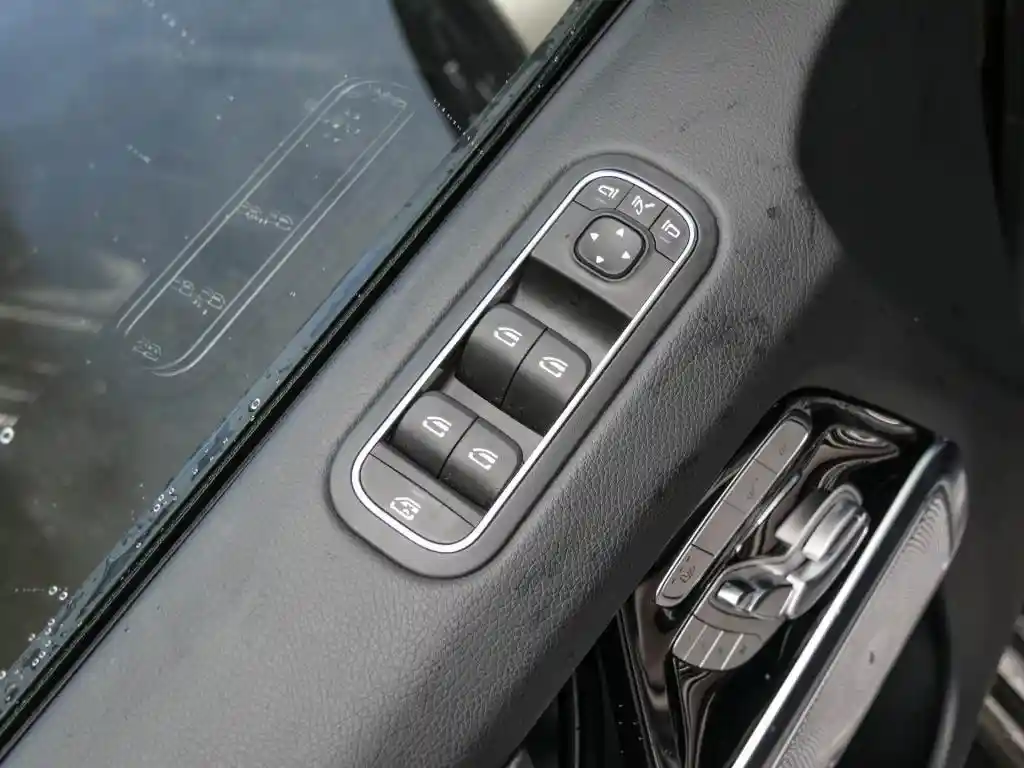 Mercedes-Benz G 500