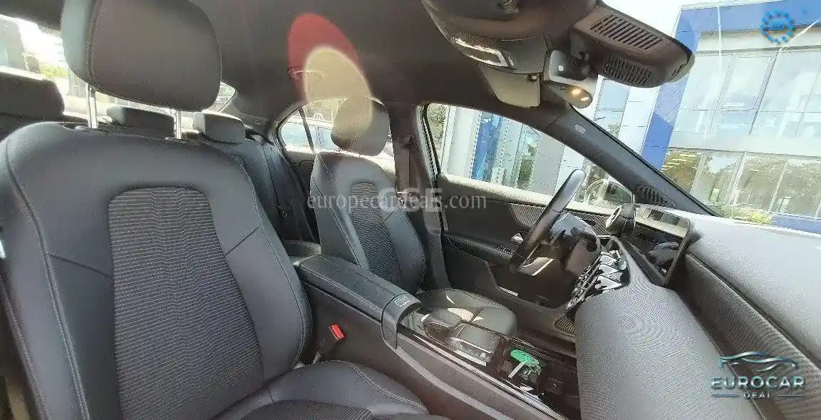 Mercedes-Benz A 220