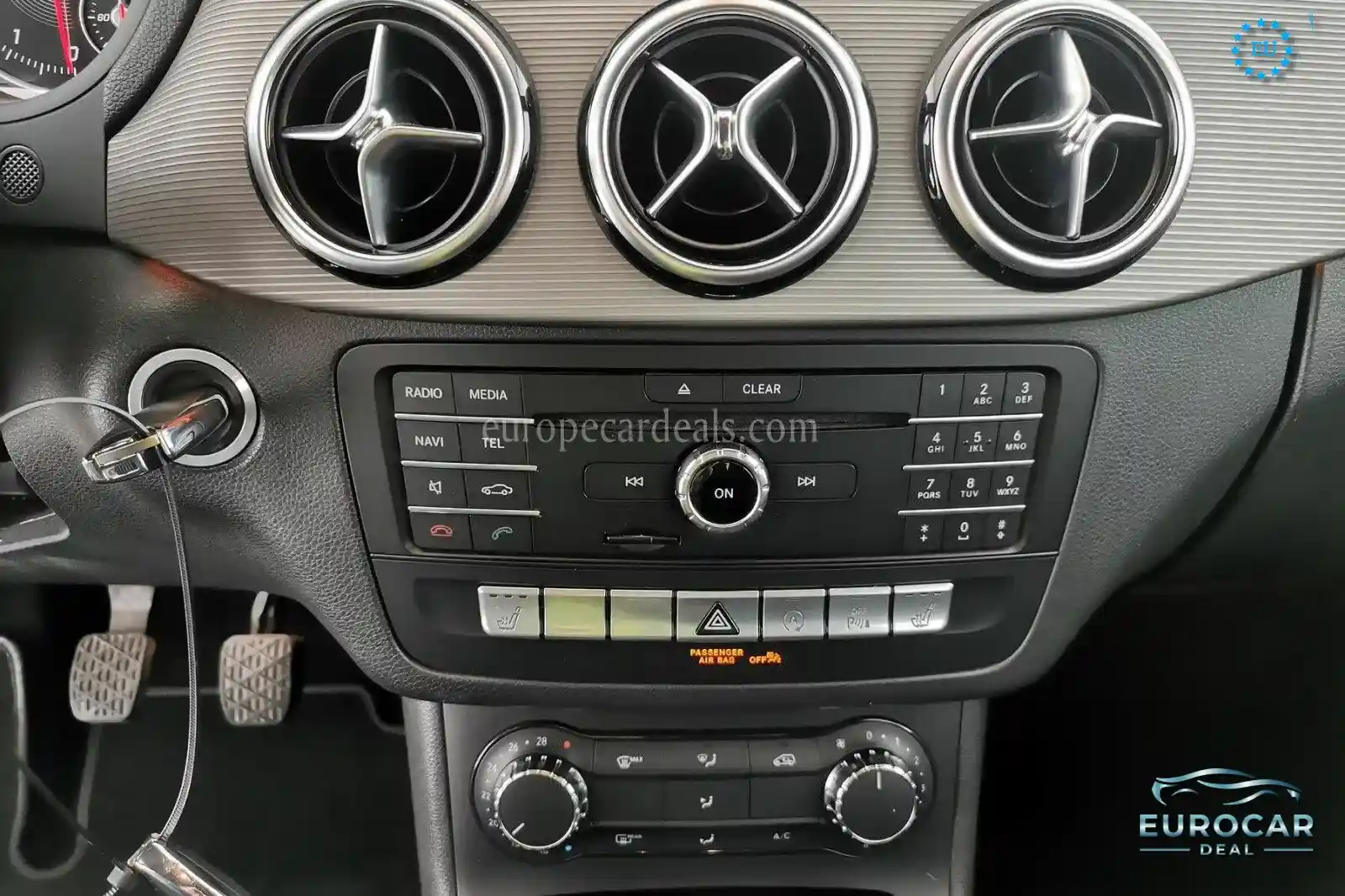 Mercedes-Benz B 180