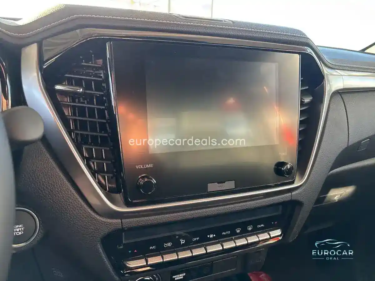 Space Cab 4X4 LSE A/T MODELL 2024