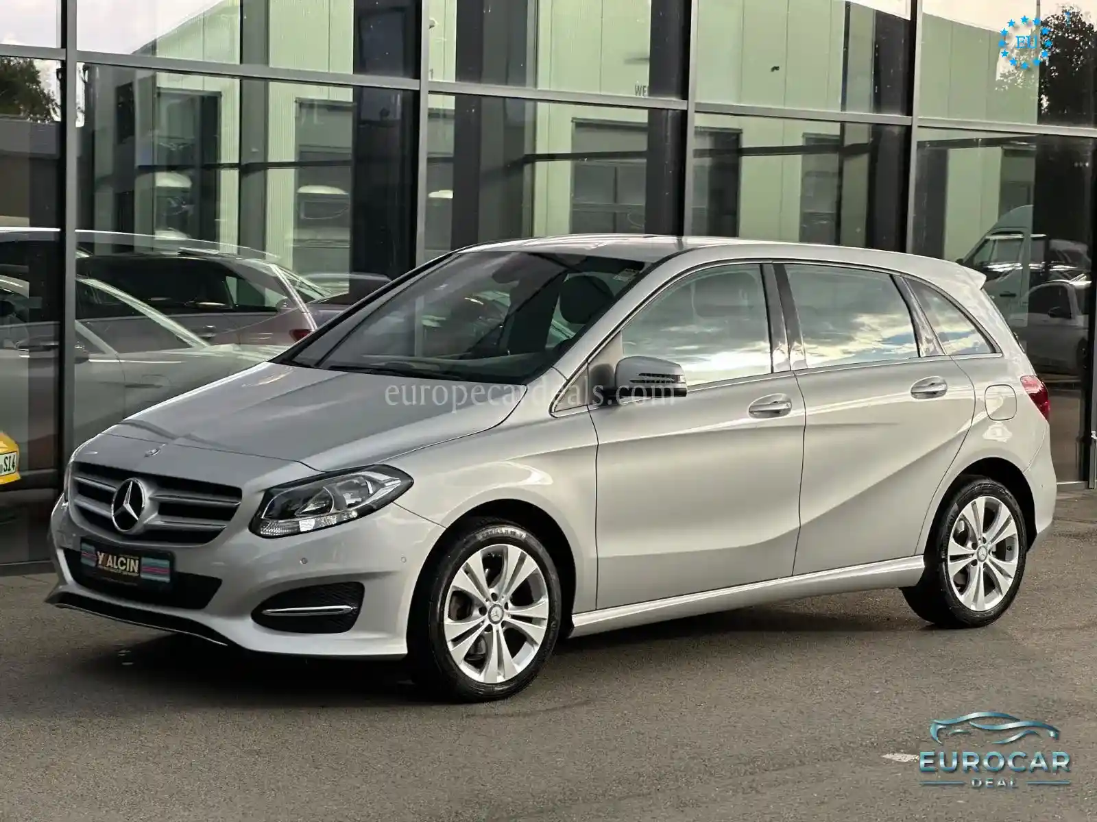 Mercedes-Benz B 180