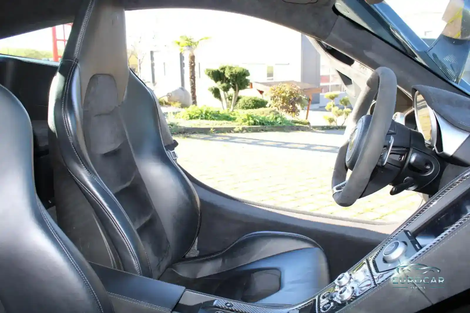 McLaren MP4-12C