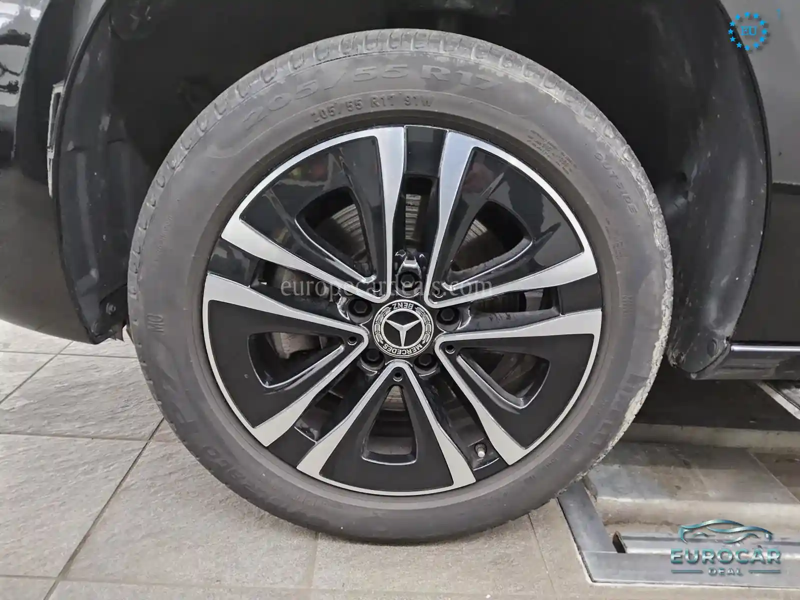 Mercedes-Benz B 200