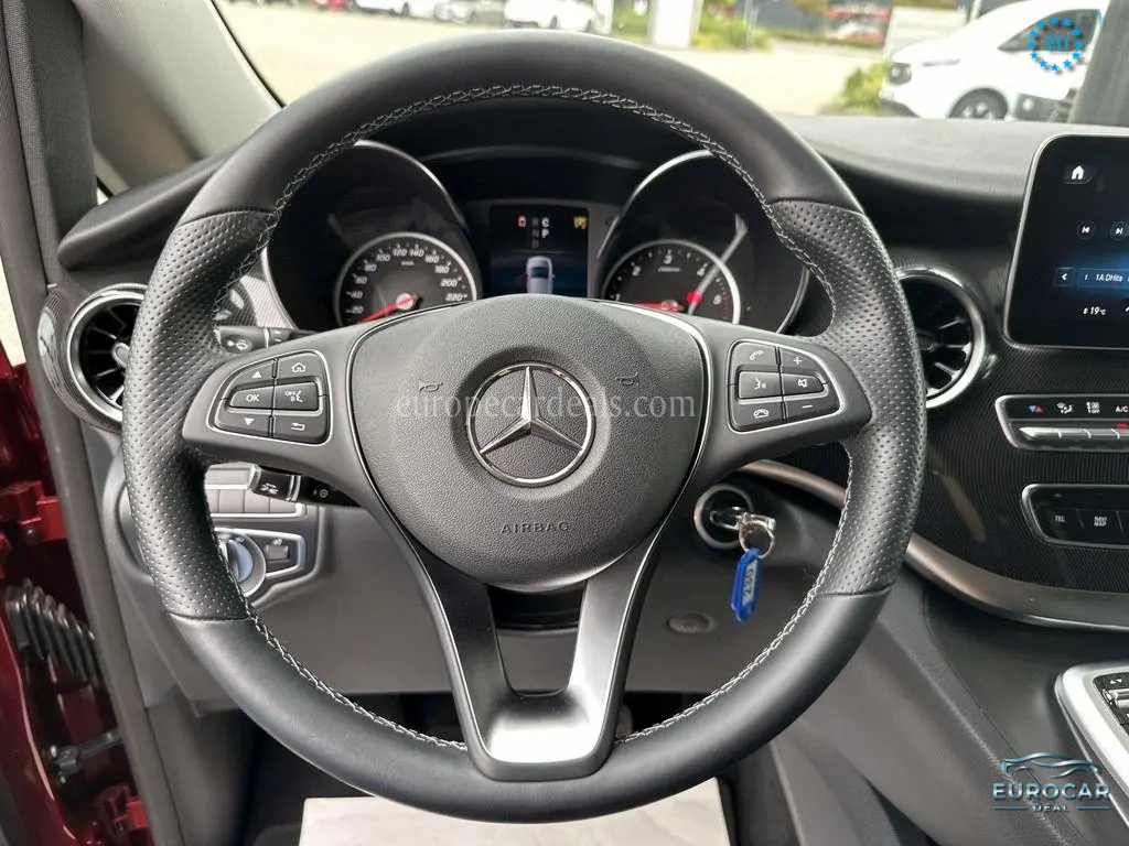 Mercedes-Benz V 220