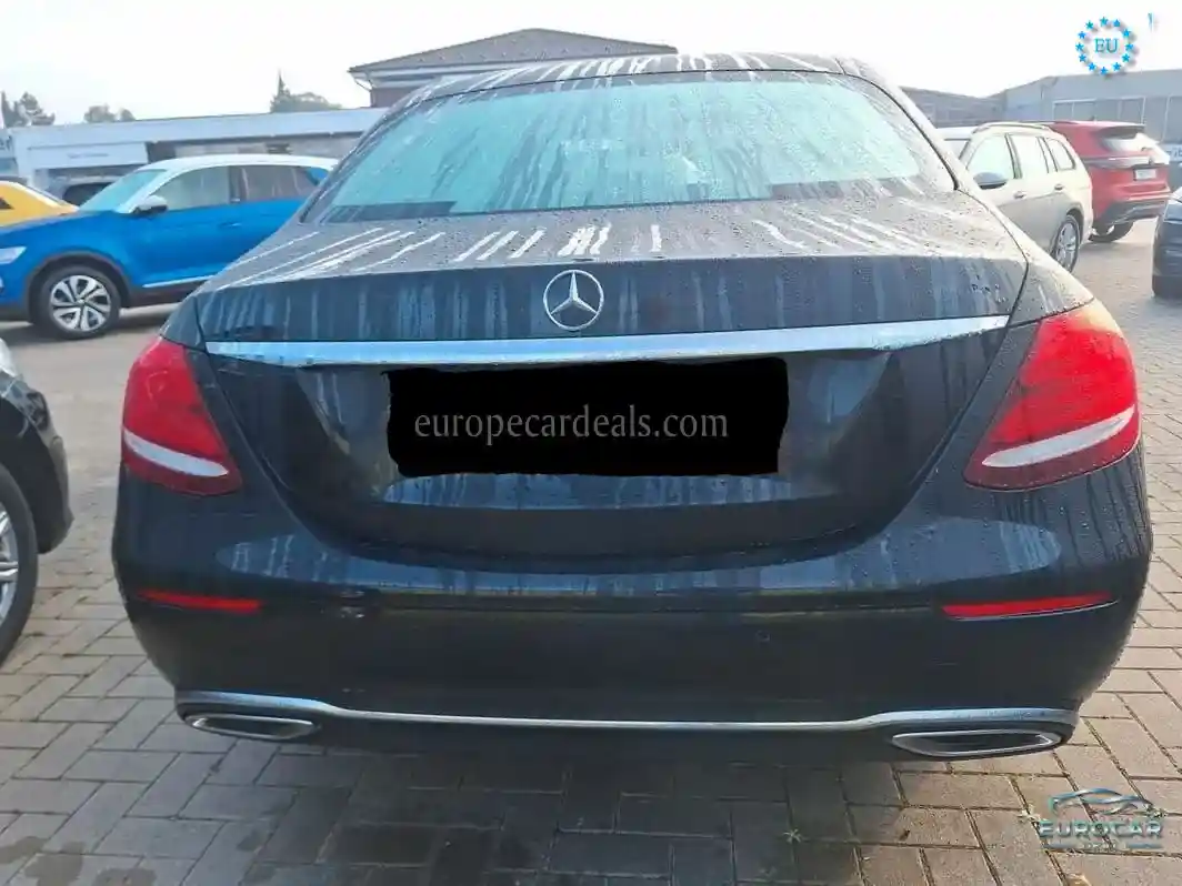 Mercedes-Benz E 200