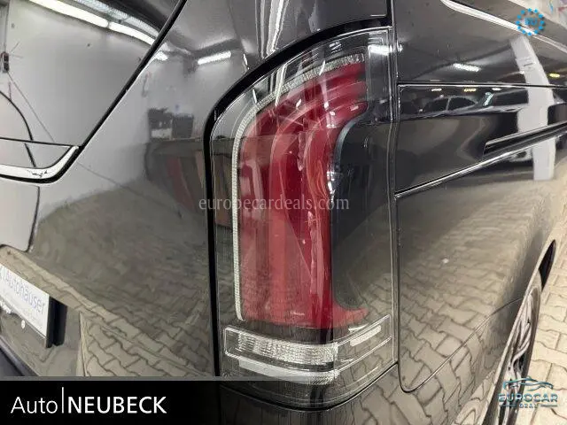 Mercedes-Benz V 220