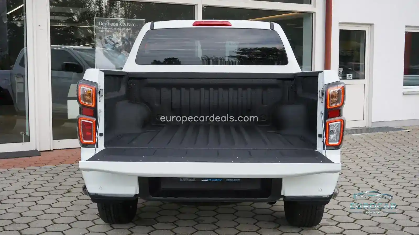 Double Cap 4WD V-Cross A/T *AKTION*