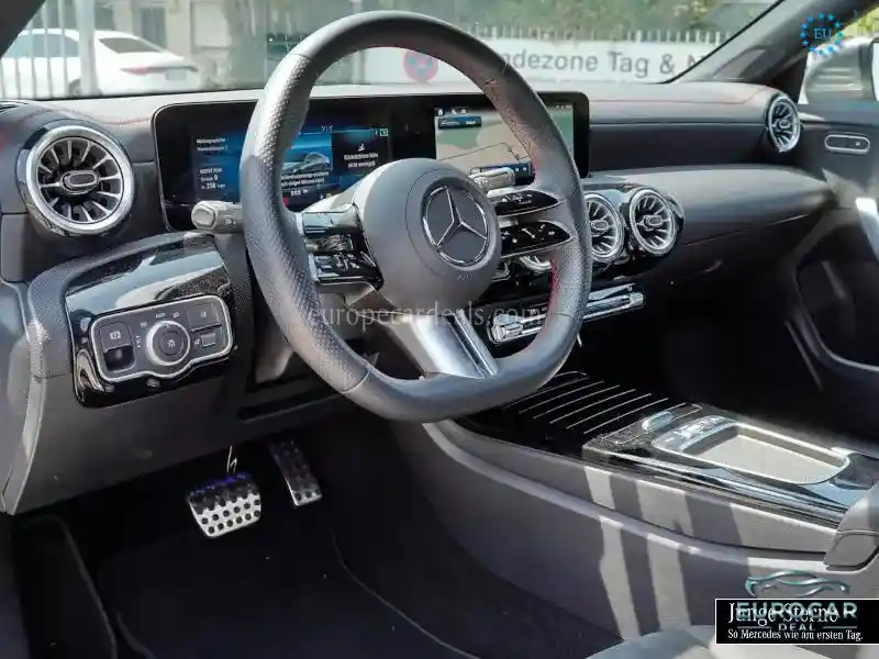 Mercedes-Benz CLA 180