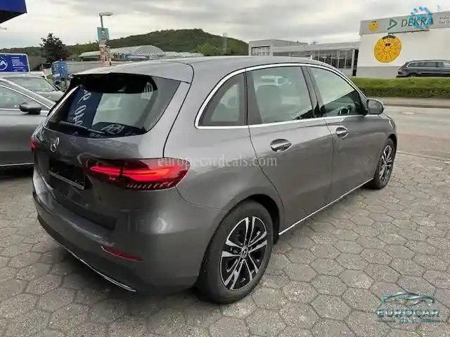 Mercedes-Benz B 200