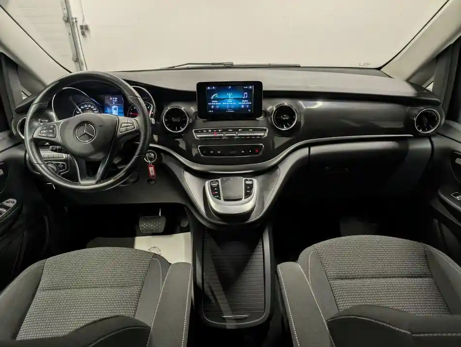 Mercedes-Benz V 250