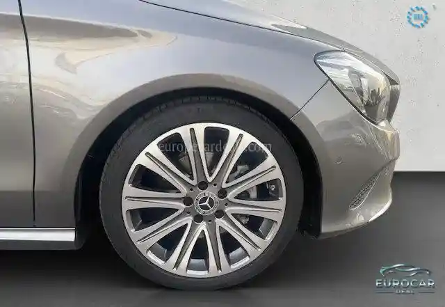 Mercedes-Benz CLA 200 Shooting Brake