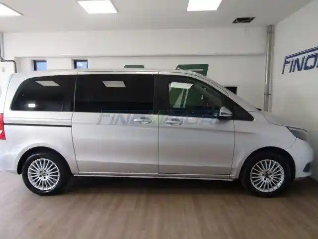 Mercedes-Benz V 200