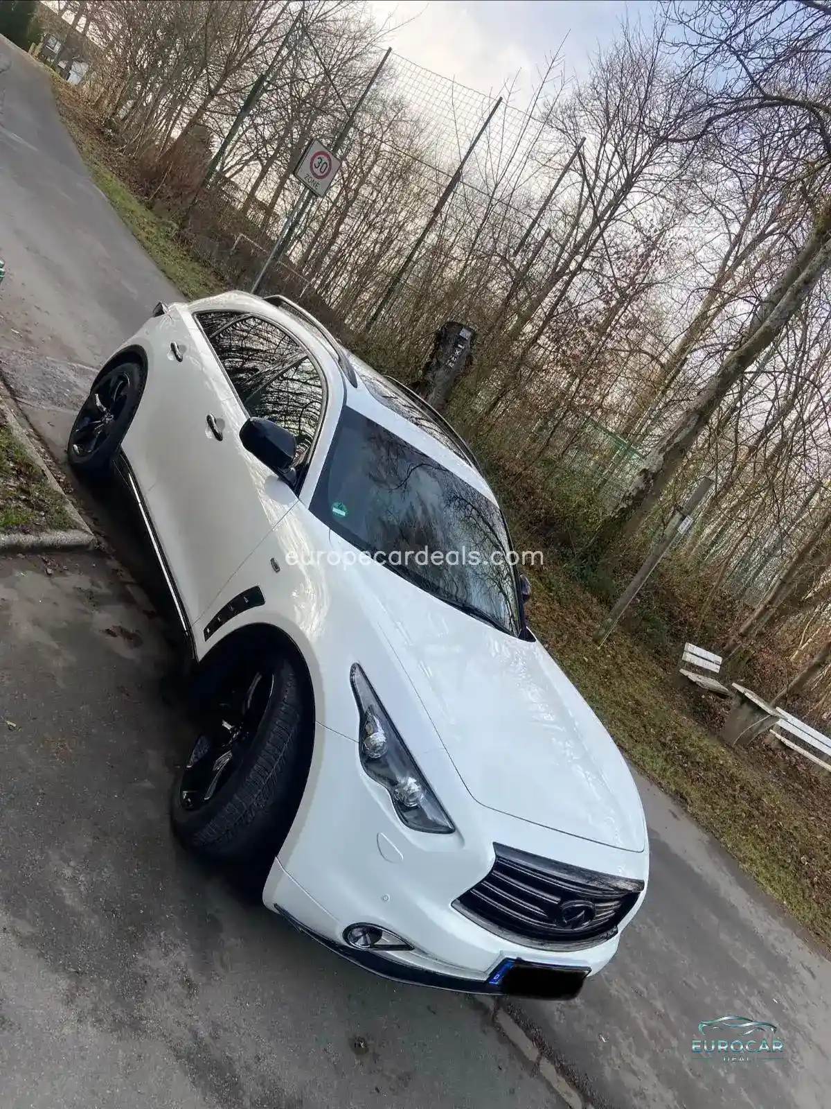 Infiniti QX70