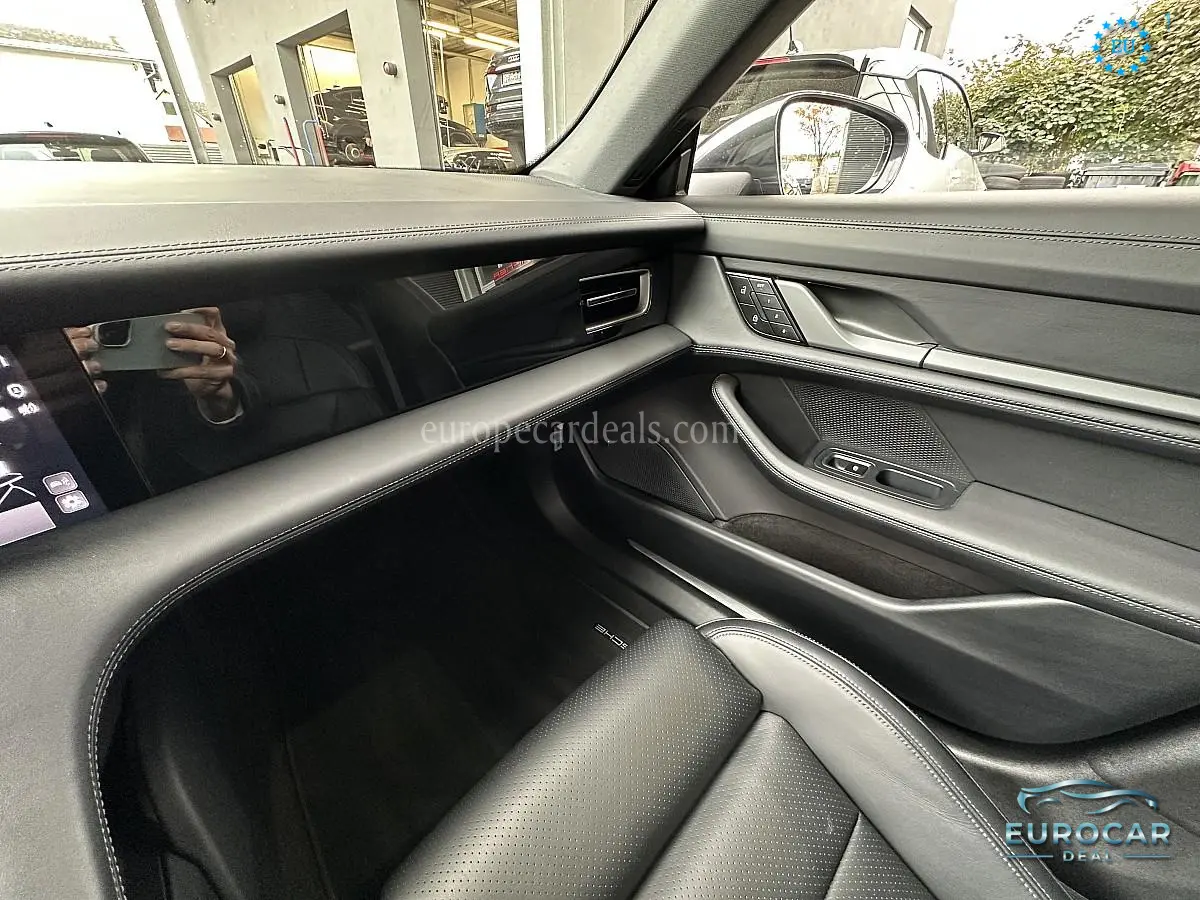 Porsche Taycan