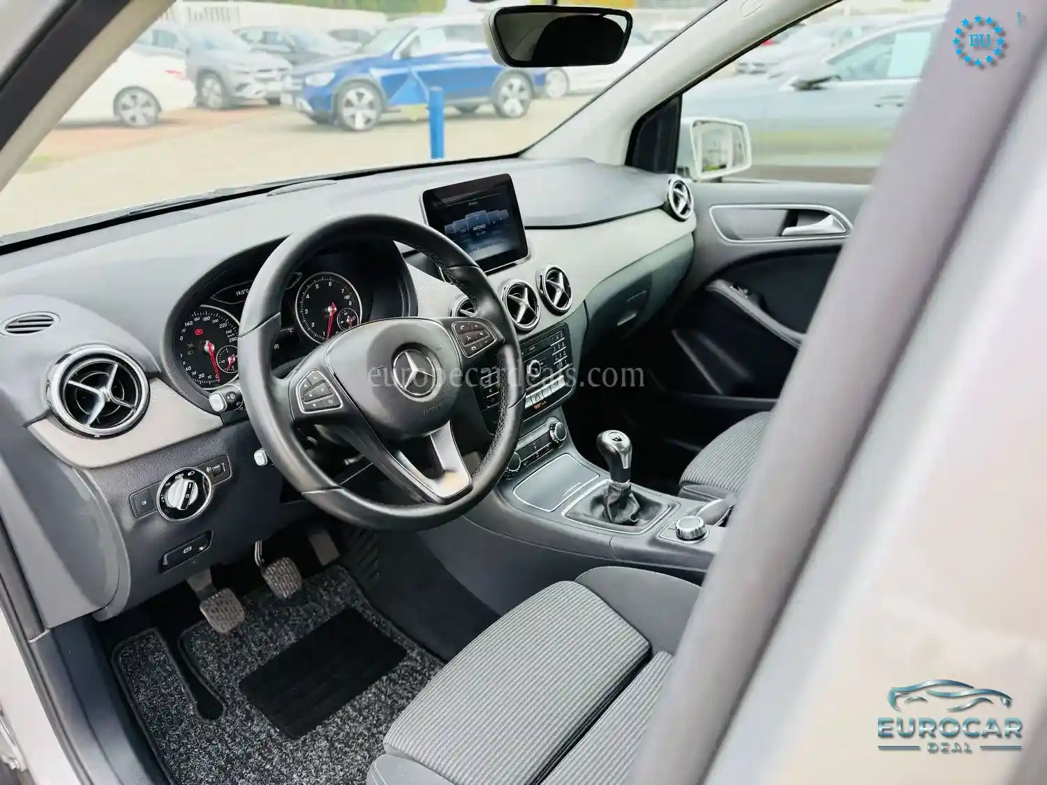 Mercedes-Benz B 180