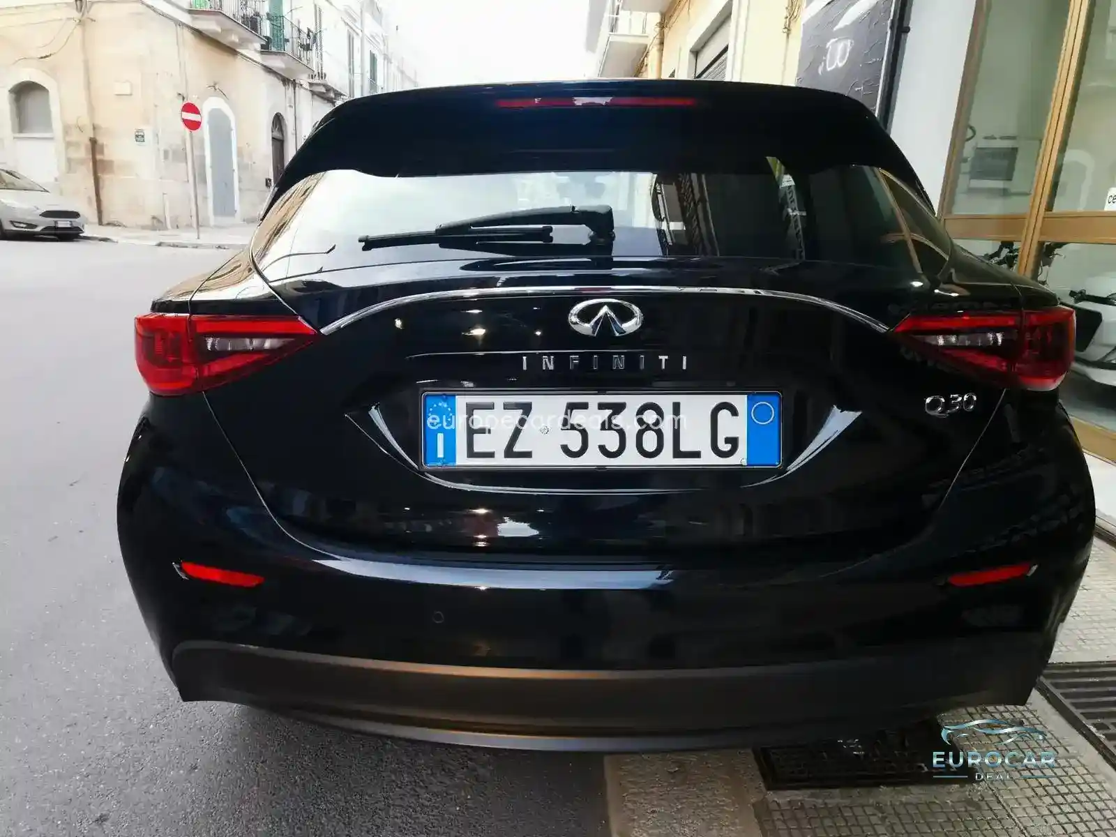 Infiniti Q30