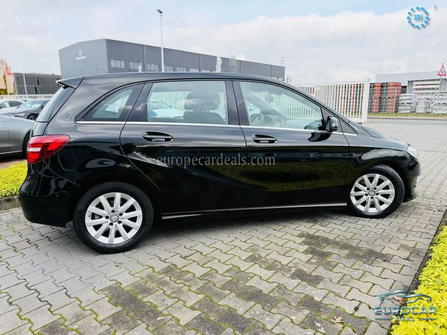Mercedes-Benz B 180