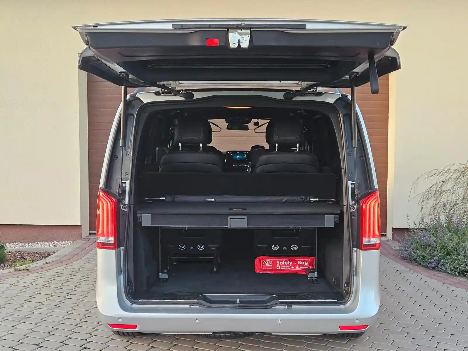 Mercedes-Benz V 200