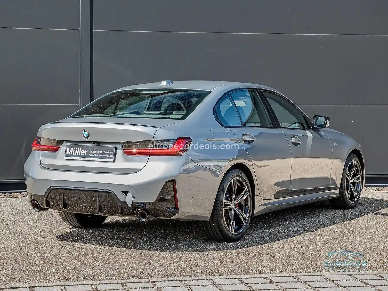 BMW 330
