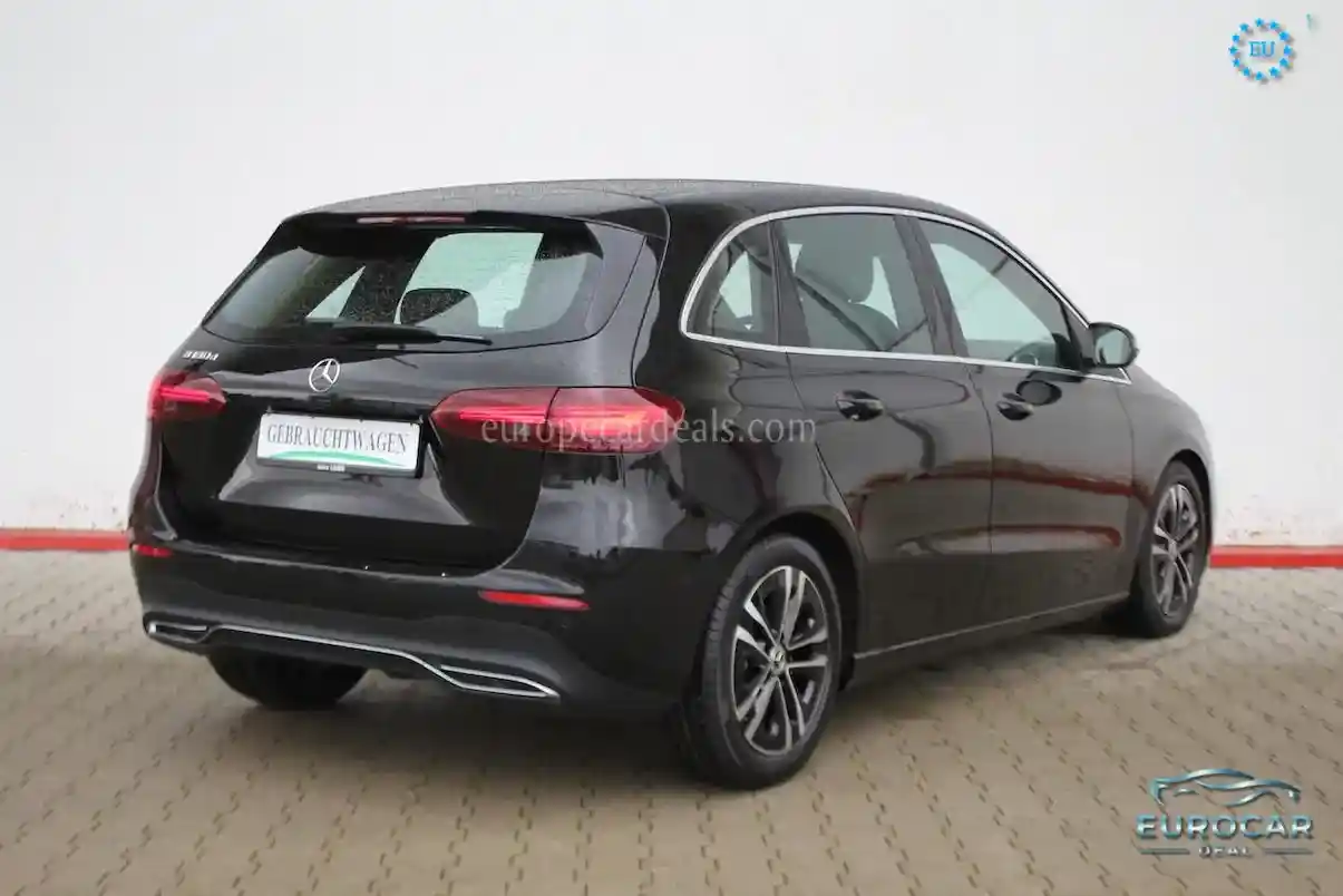 Mercedes-Benz B 180