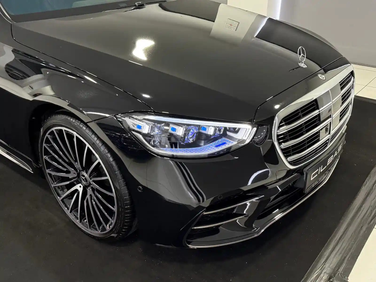 Mercedes-Benz S 500