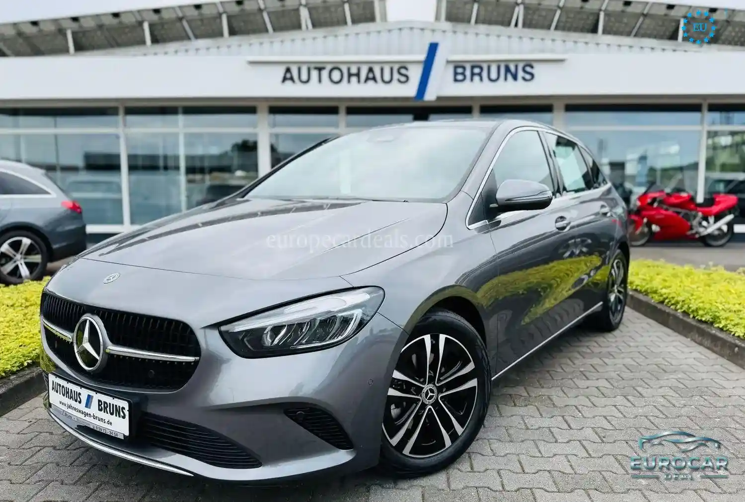 Mercedes-Benz B 180