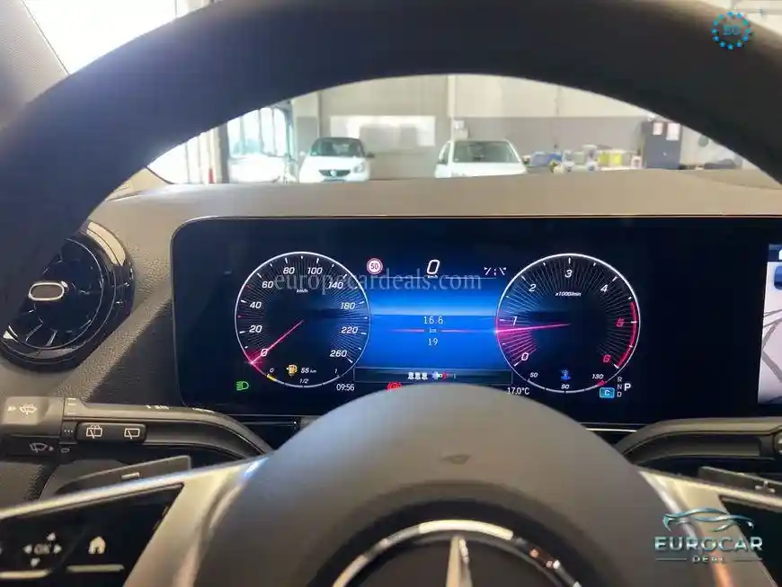 Mercedes-Benz B 180